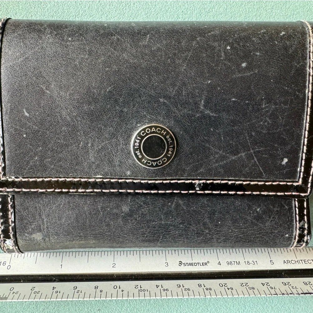 Women’s Wallets Lot of 5 - Coach, Mywalit, Latico, FashionExpress, Dog Wallet - Picture 9 of 16